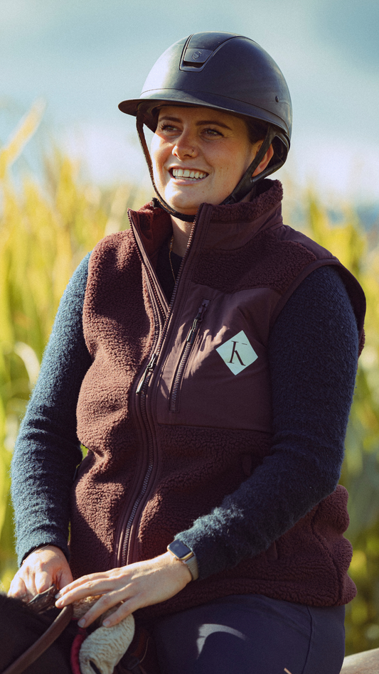 Gilet polaire unisex recyclée en bordeaux - Teddy Tala