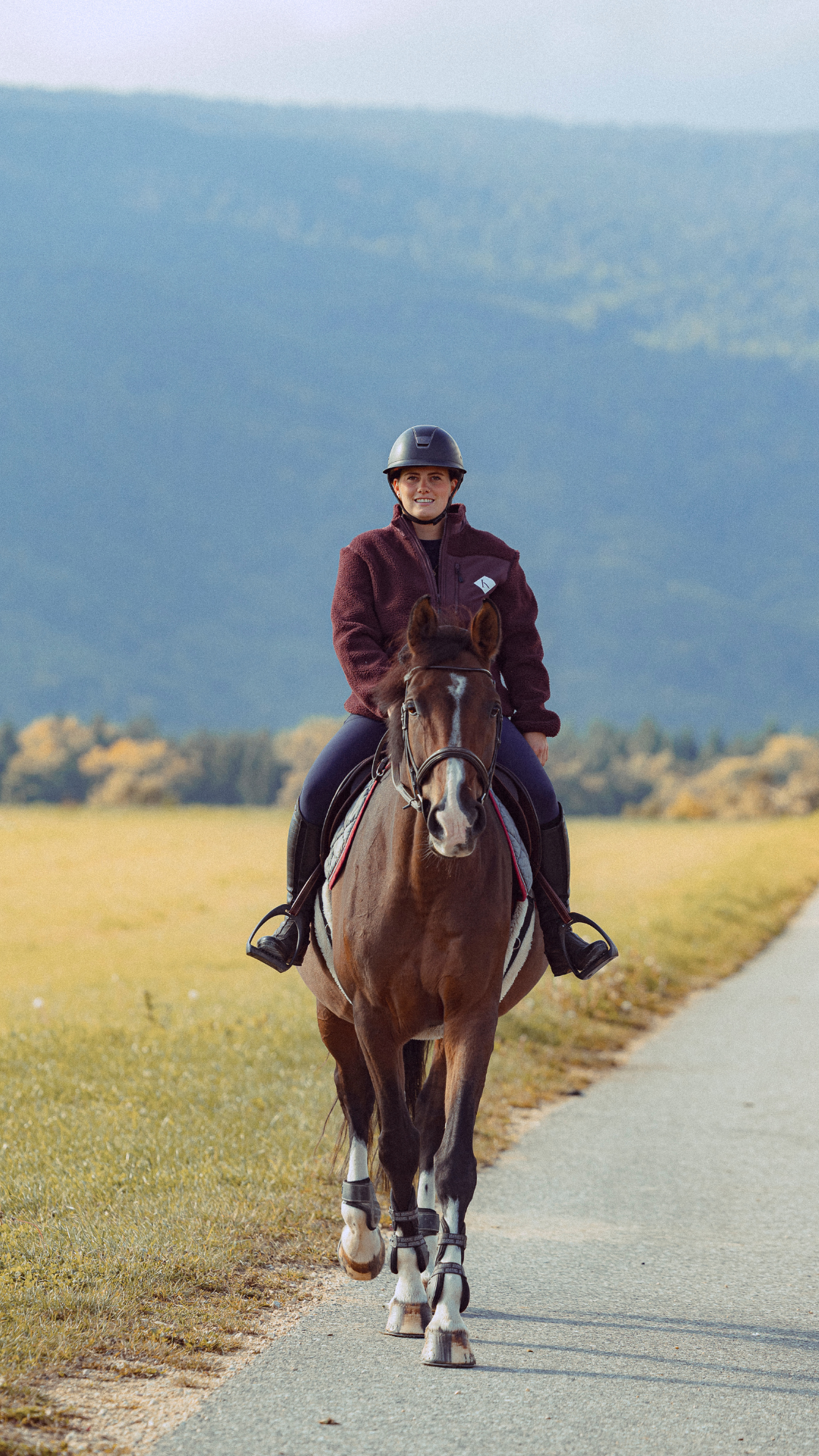 Veste unisex polaire recyclée en bordeaux - Teddy Tala