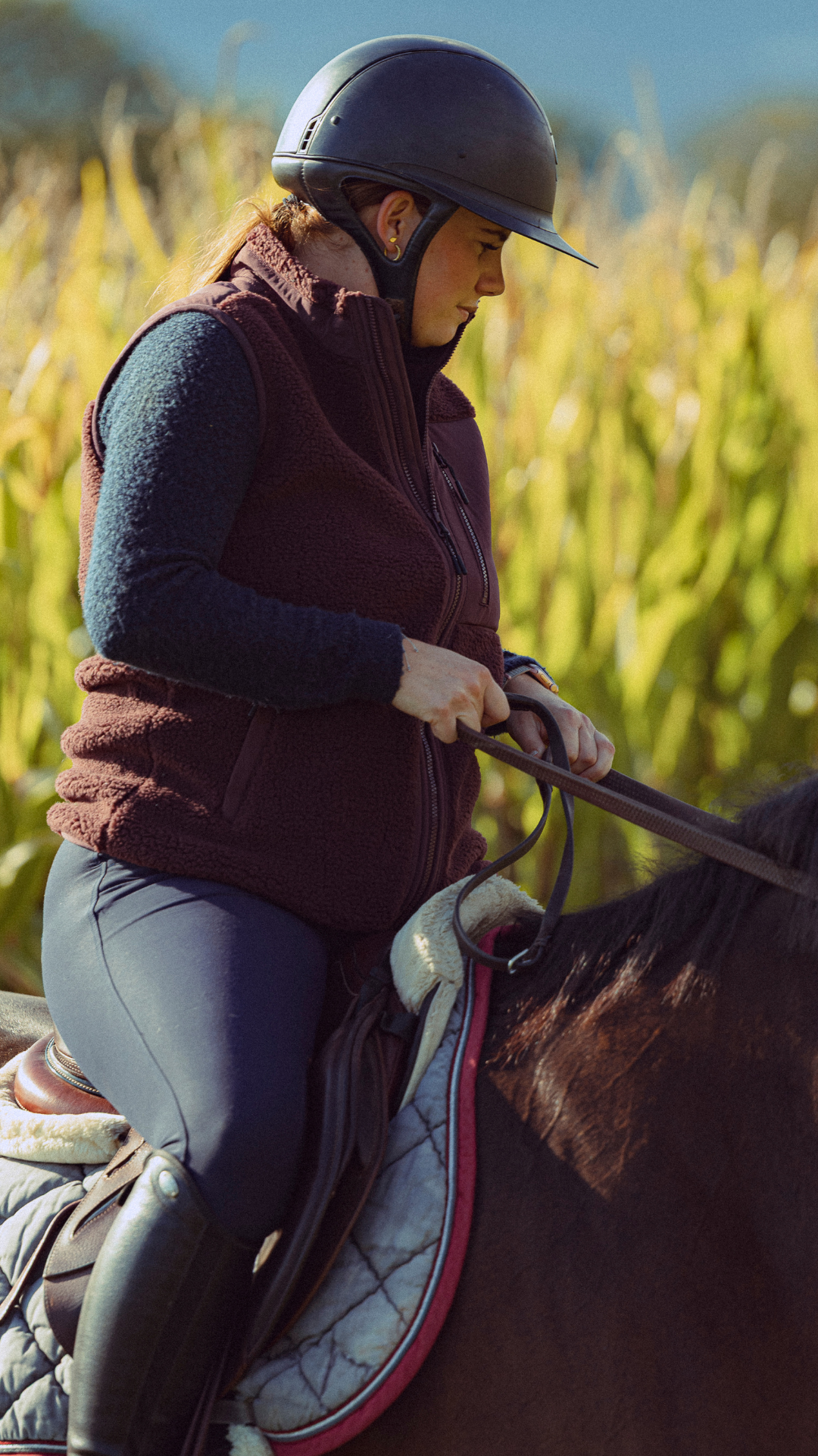 Gilet polaire unisex recyclée en bordeaux - Teddy Tala