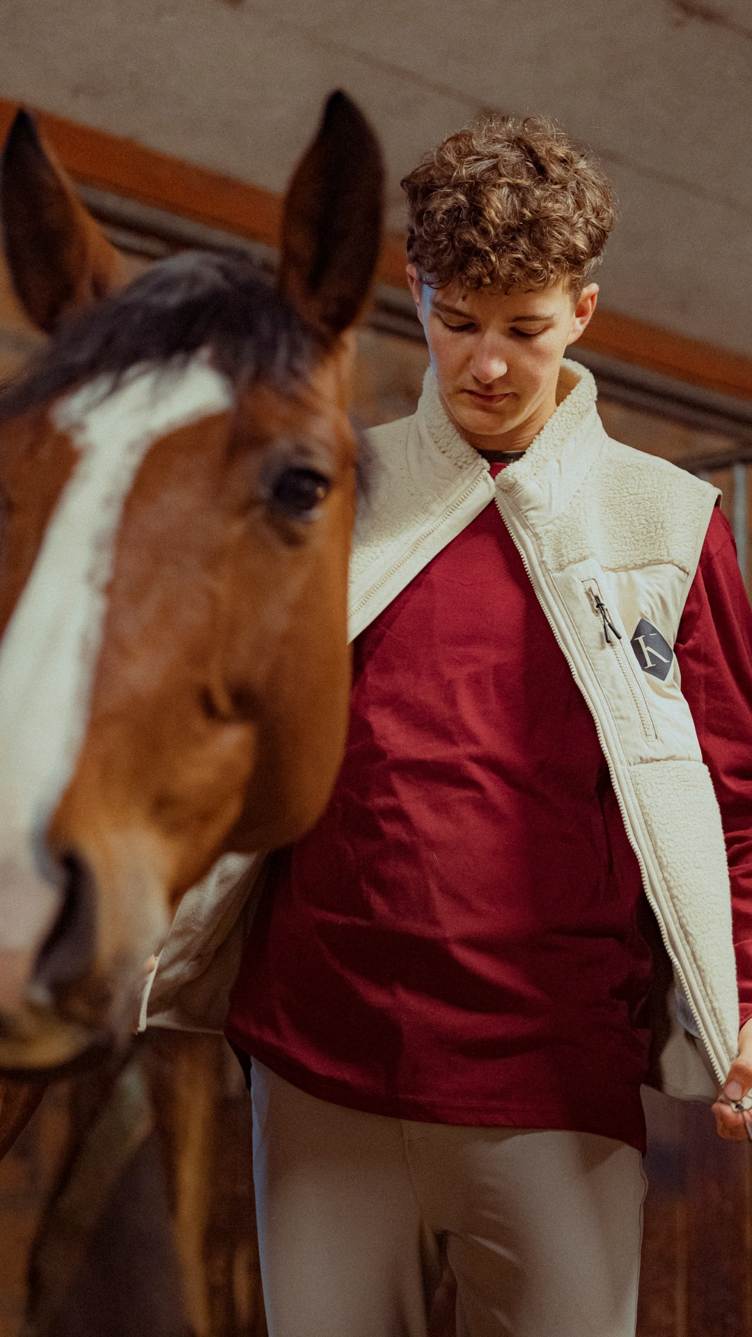 Gilet polaire unisex recyclée en beige - Teddy Tala